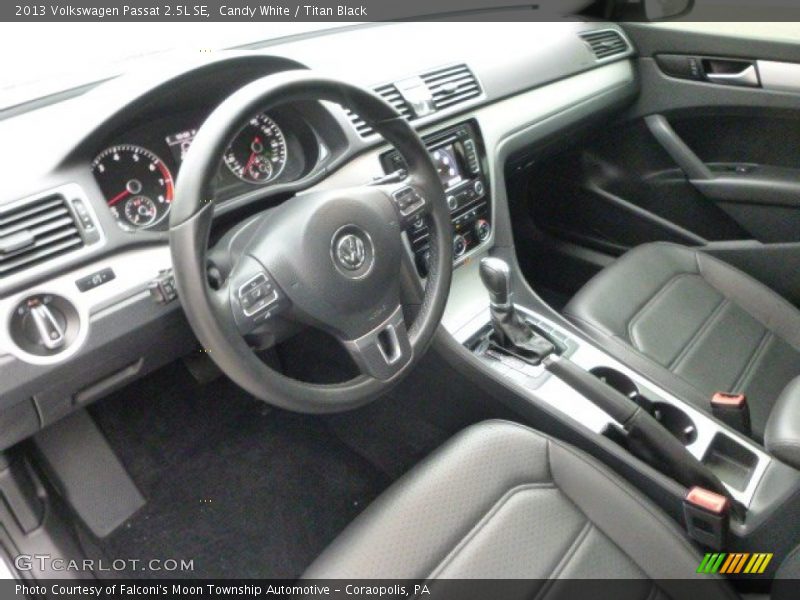 Candy White / Titan Black 2013 Volkswagen Passat 2.5L SE