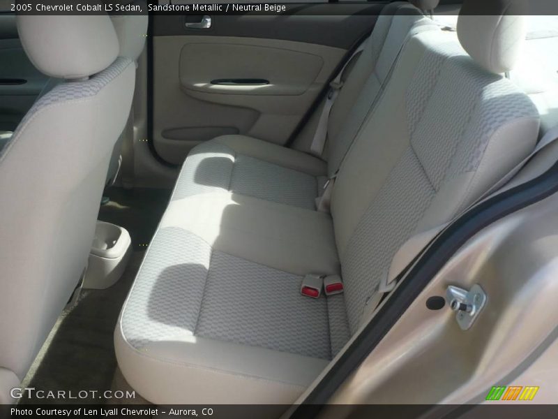Sandstone Metallic / Neutral Beige 2005 Chevrolet Cobalt LS Sedan