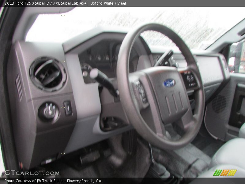 Oxford White / Steel 2013 Ford F250 Super Duty XL SuperCab 4x4