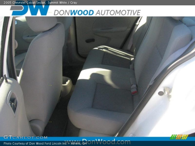 Summit White / Gray 2005 Chevrolet Cobalt Sedan