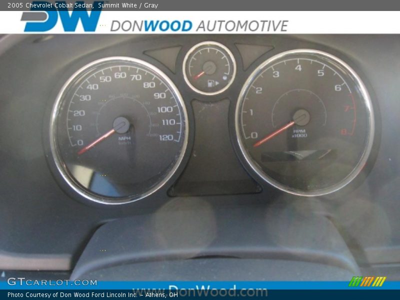 Summit White / Gray 2005 Chevrolet Cobalt Sedan