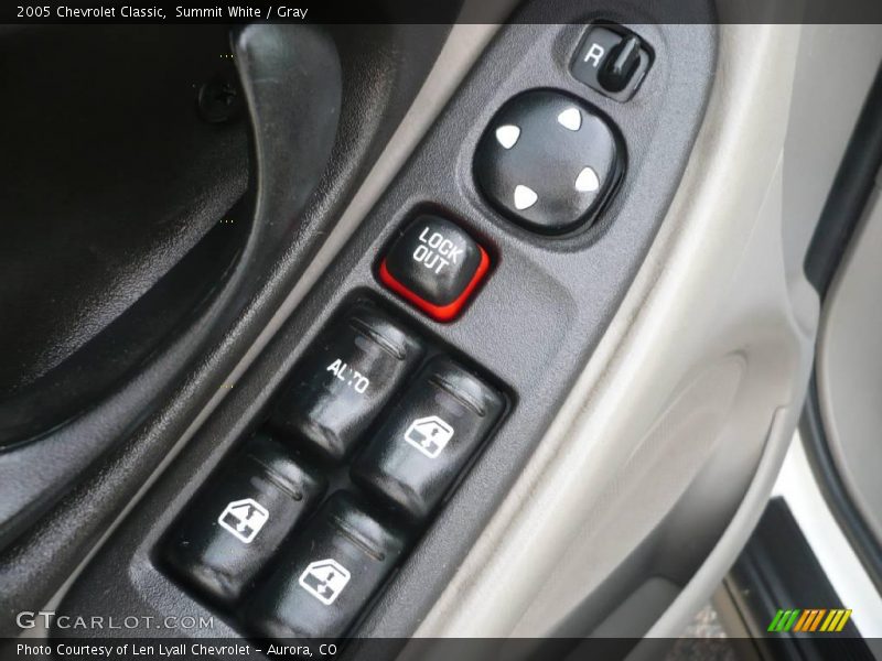 Summit White / Gray 2005 Chevrolet Classic