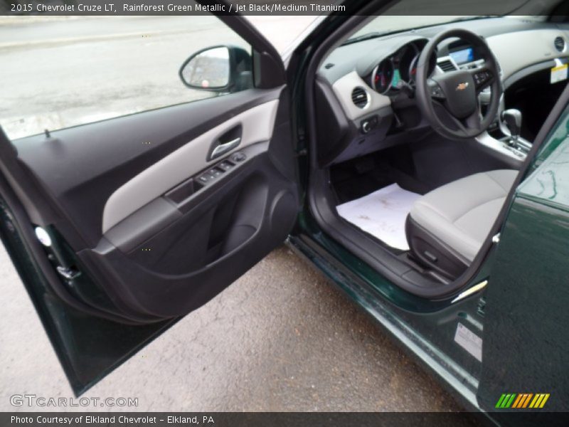 Rainforest Green Metallic / Jet Black/Medium Titanium 2015 Chevrolet Cruze LT