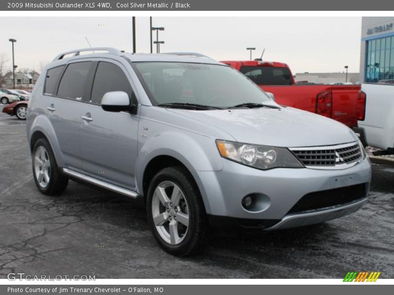 Front 3/4 View of 2009 Outlander XLS 4WD