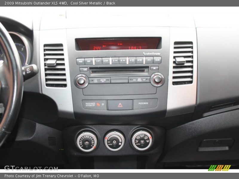 Cool Silver Metallic / Black 2009 Mitsubishi Outlander XLS 4WD