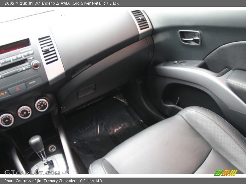 Cool Silver Metallic / Black 2009 Mitsubishi Outlander XLS 4WD