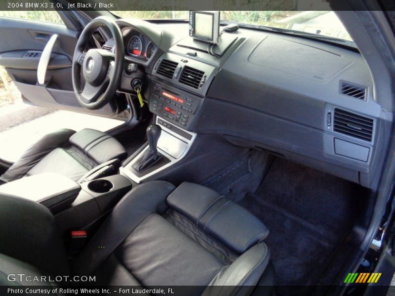 Dashboard of 2004 X3 3.0i