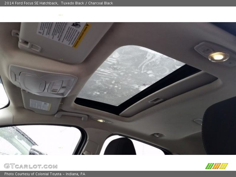Tuxedo Black / Charcoal Black 2014 Ford Focus SE Hatchback