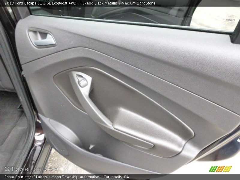 Tuxedo Black Metallic / Medium Light Stone 2013 Ford Escape SE 1.6L EcoBoost 4WD