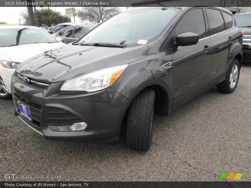 Magnetic Metallic / Charcoal Black 2015 Ford Escape SE