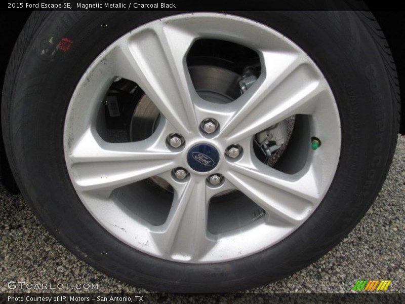 Magnetic Metallic / Charcoal Black 2015 Ford Escape SE