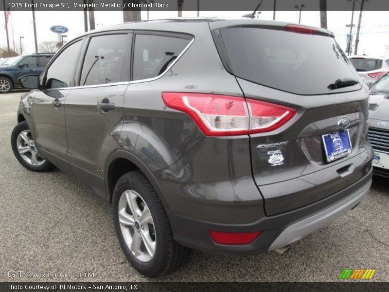 Magnetic Metallic / Charcoal Black 2015 Ford Escape SE