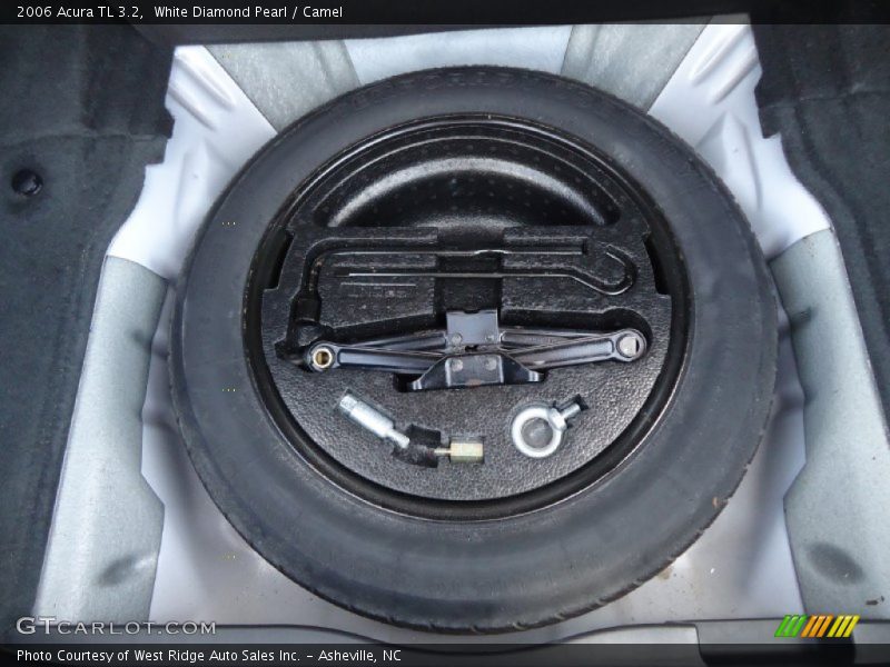 White Diamond Pearl / Camel 2006 Acura TL 3.2