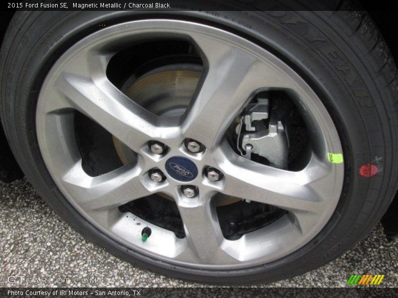 Magnetic Metallic / Charcoal Black 2015 Ford Fusion SE