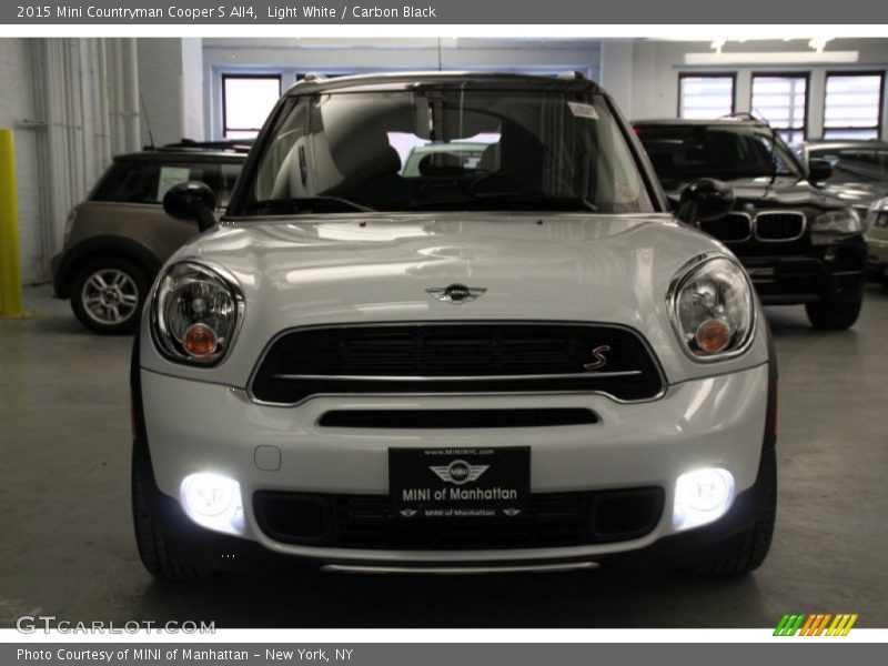 Light White / Carbon Black 2015 Mini Countryman Cooper S All4