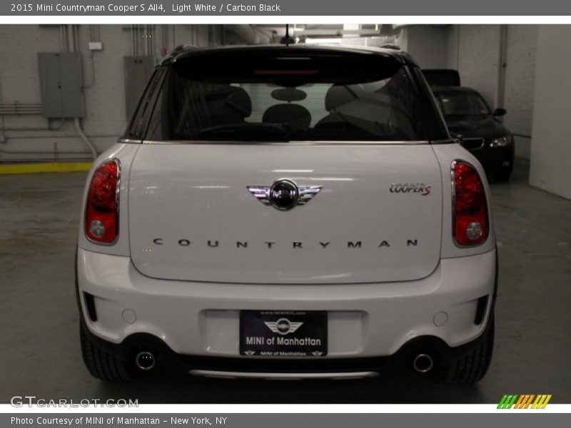 Light White / Carbon Black 2015 Mini Countryman Cooper S All4