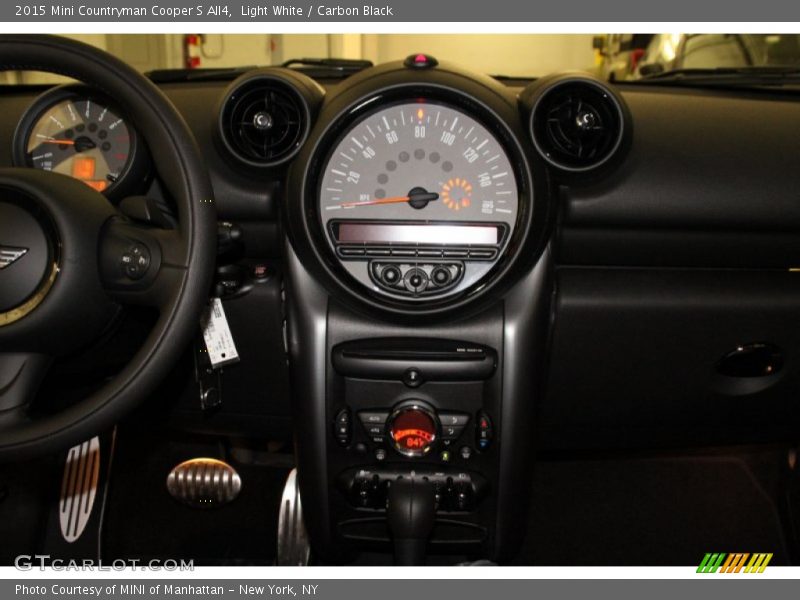 Light White / Carbon Black 2015 Mini Countryman Cooper S All4