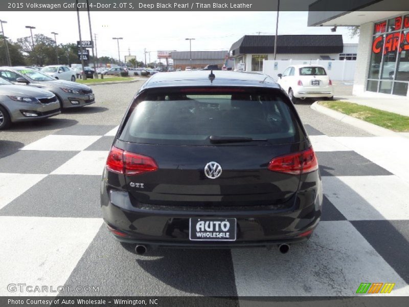 Deep Black Pearl / Titan Black Leather 2015 Volkswagen Golf GTI 4-Door 2.0T S