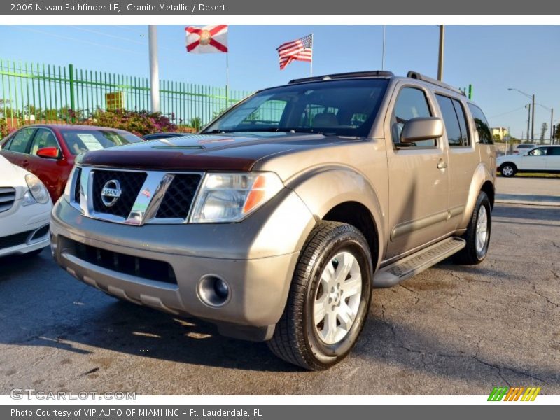 Front 3/4 View of 2006 Pathfinder LE