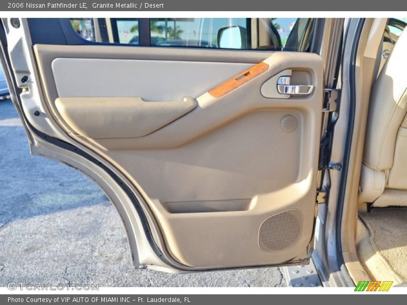 Door Panel of 2006 Pathfinder LE