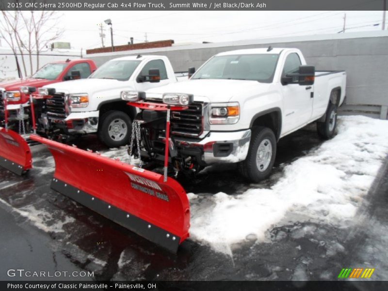 Front 3/4 View of 2015 Sierra 2500HD Regular Cab 4x4 Plow Truck