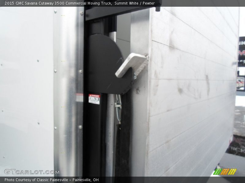 Summit White / Pewter 2015 GMC Savana Cutaway 3500 Commercial Moving Truck