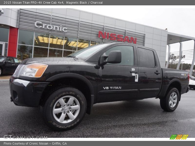 Magnetic Black / Charcoal 2015 Nissan Titan PRO-4X Crew Cab 4x4