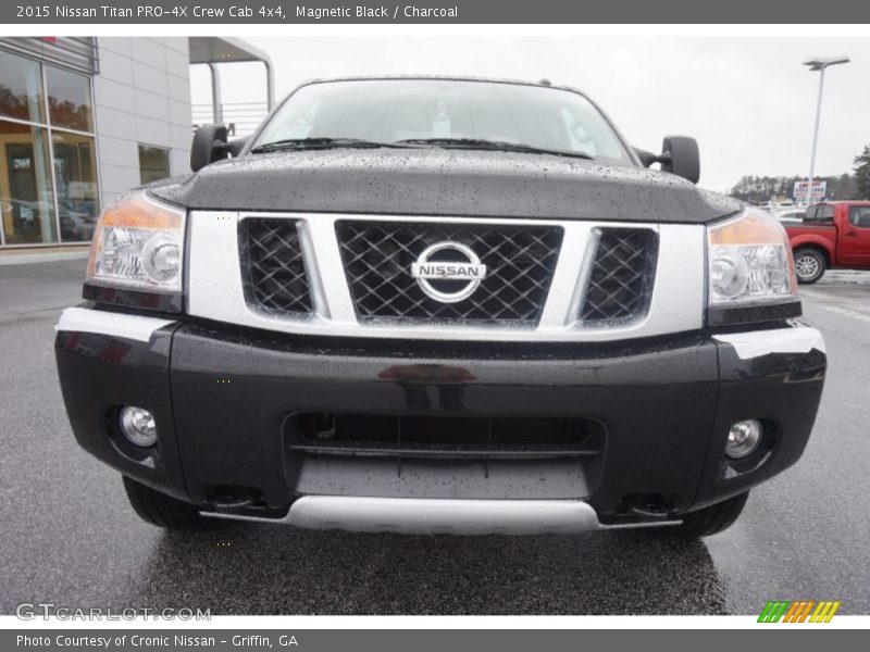 Magnetic Black / Charcoal 2015 Nissan Titan PRO-4X Crew Cab 4x4
