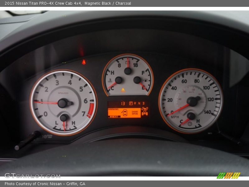  2015 Titan PRO-4X Crew Cab 4x4 PRO-4X Crew Cab 4x4 Gauges