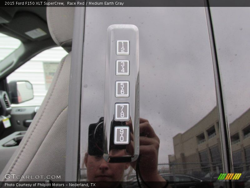 Race Red / Medium Earth Gray 2015 Ford F150 XLT SuperCrew