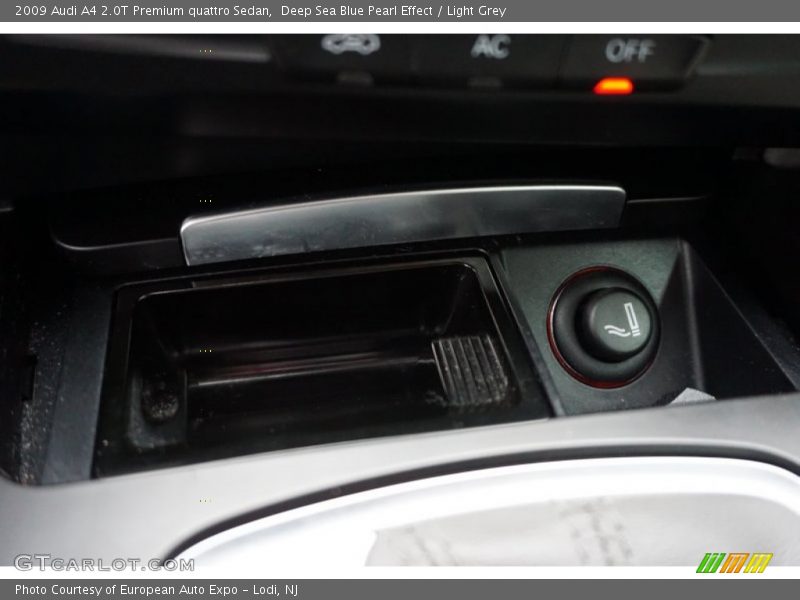 Deep Sea Blue Pearl Effect / Light Grey 2009 Audi A4 2.0T Premium quattro Sedan