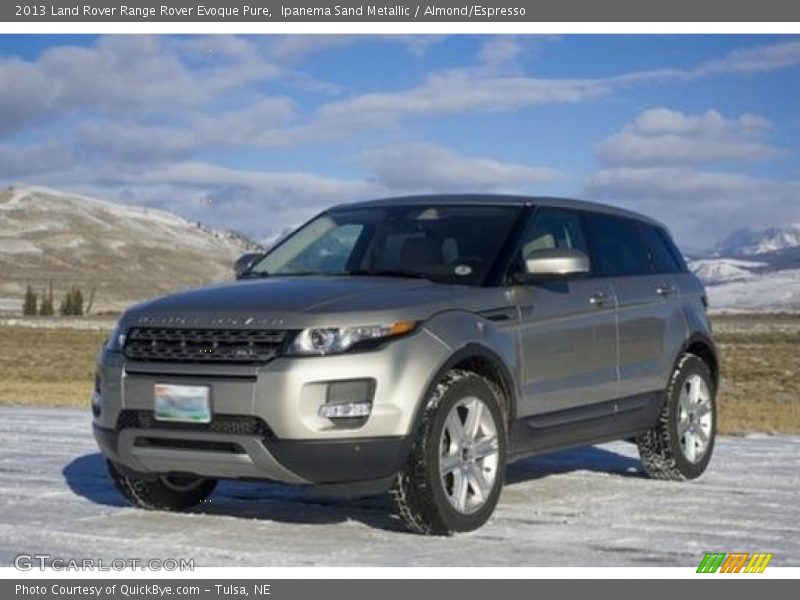 Front 3/4 View of 2013 Range Rover Evoque Pure