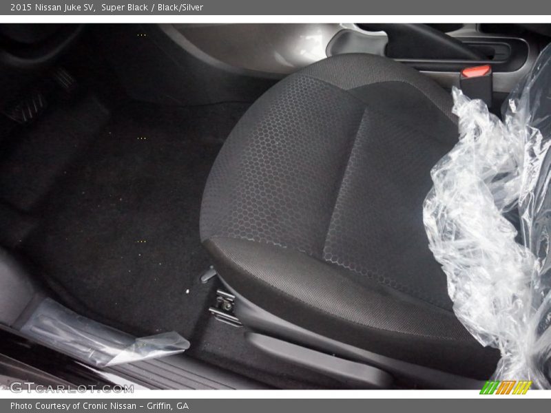 Super Black / Black/Silver 2015 Nissan Juke SV