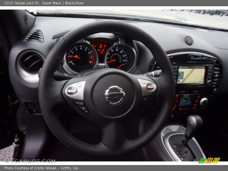 Super Black / Black/Silver 2015 Nissan Juke SV