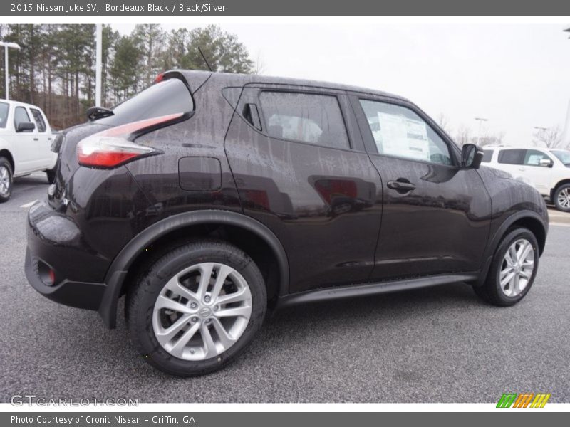 Bordeaux Black / Black/Silver 2015 Nissan Juke SV