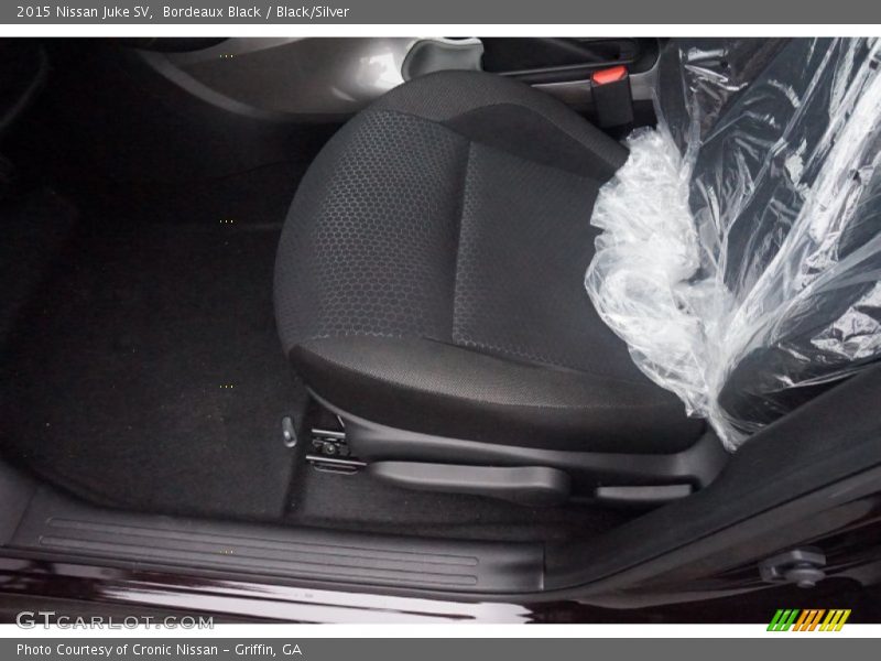 Bordeaux Black / Black/Silver 2015 Nissan Juke SV