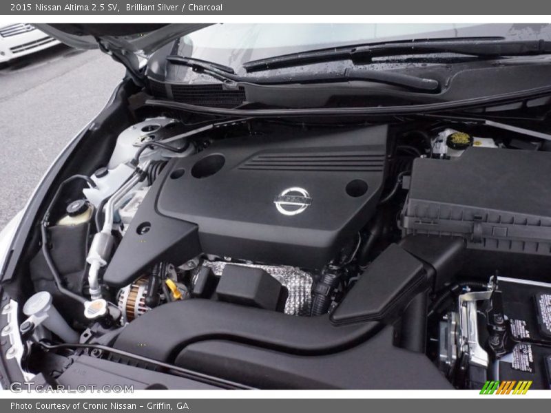 Brilliant Silver / Charcoal 2015 Nissan Altima 2.5 SV