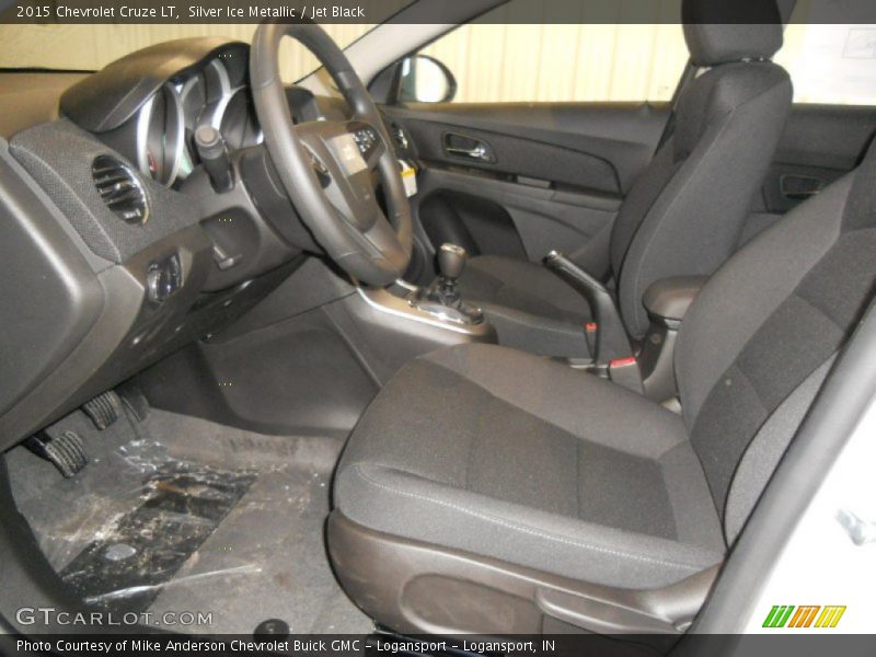 Silver Ice Metallic / Jet Black 2015 Chevrolet Cruze LT