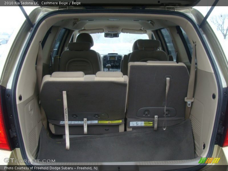 Cashmere Beige / Beige 2010 Kia Sedona LX