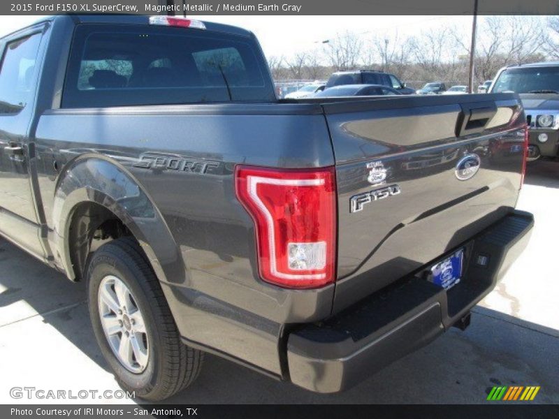 Magnetic Metallic / Medium Earth Gray 2015 Ford F150 XL SuperCrew