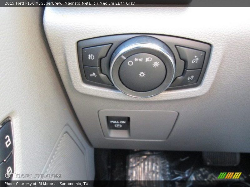Magnetic Metallic / Medium Earth Gray 2015 Ford F150 XL SuperCrew