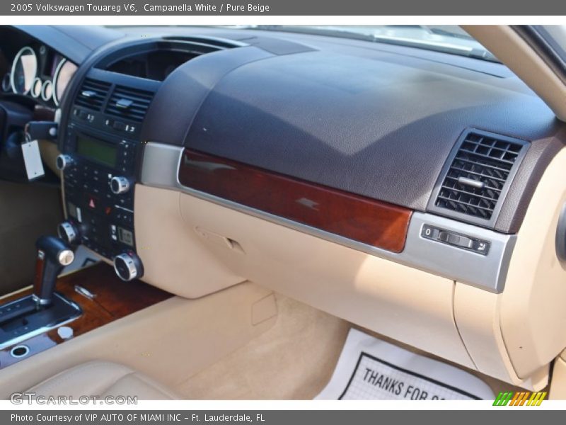 Campanella White / Pure Beige 2005 Volkswagen Touareg V6