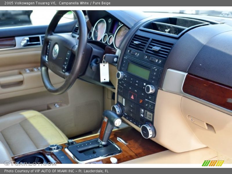 Campanella White / Pure Beige 2005 Volkswagen Touareg V6
