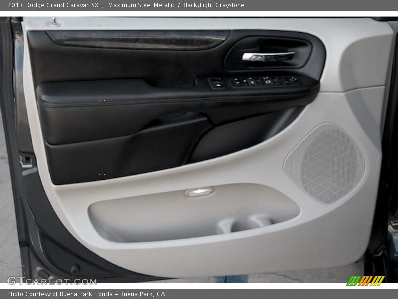 Maximum Steel Metallic / Black/Light Graystone 2013 Dodge Grand Caravan SXT