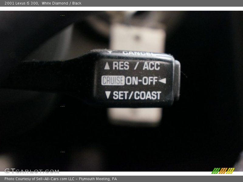 White Diamond / Black 2001 Lexus IS 300