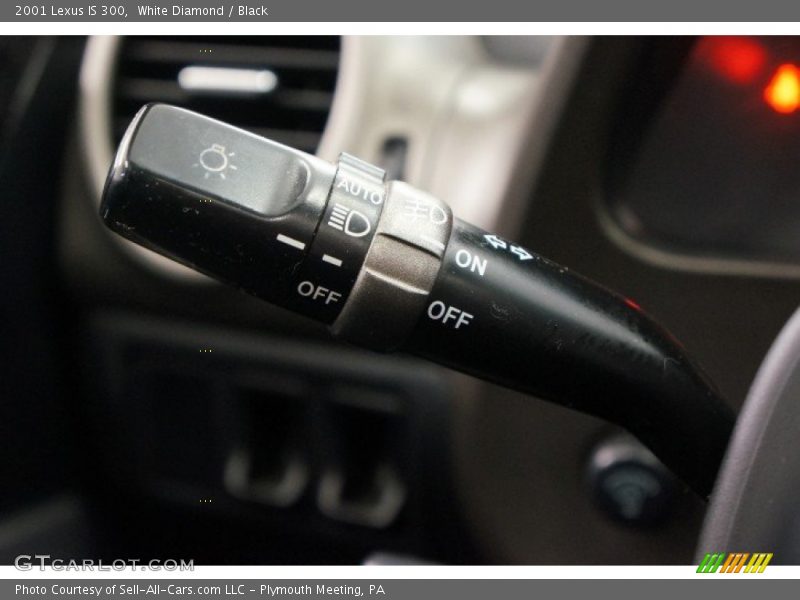 White Diamond / Black 2001 Lexus IS 300