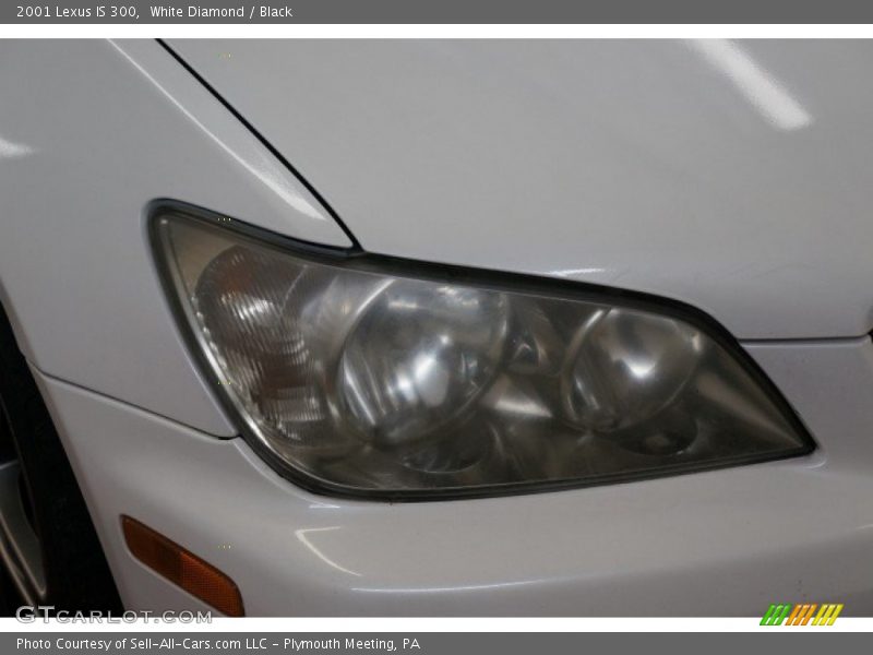 White Diamond / Black 2001 Lexus IS 300