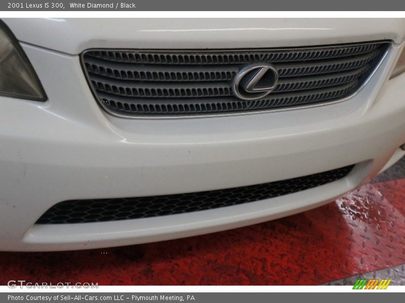 White Diamond / Black 2001 Lexus IS 300