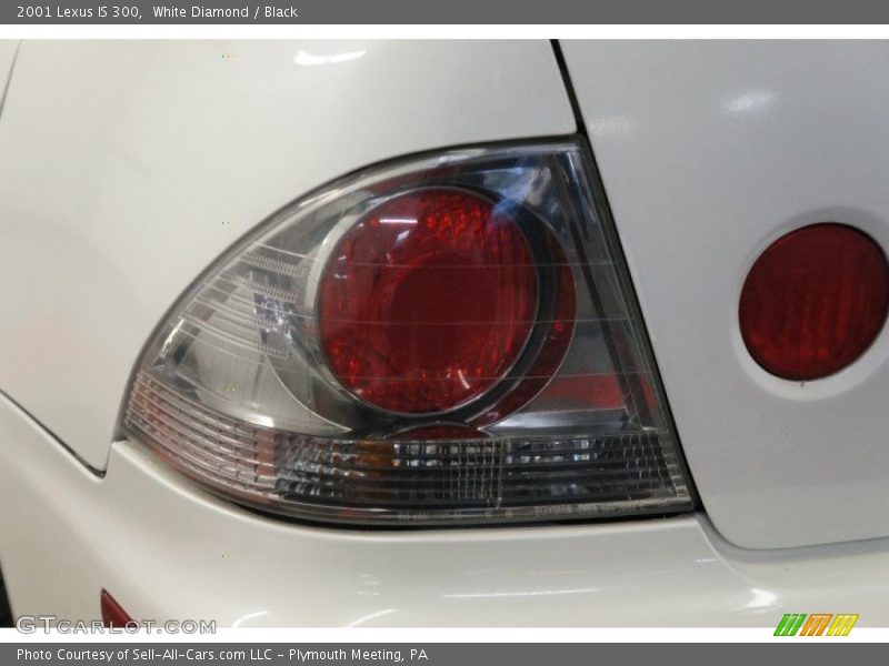 White Diamond / Black 2001 Lexus IS 300
