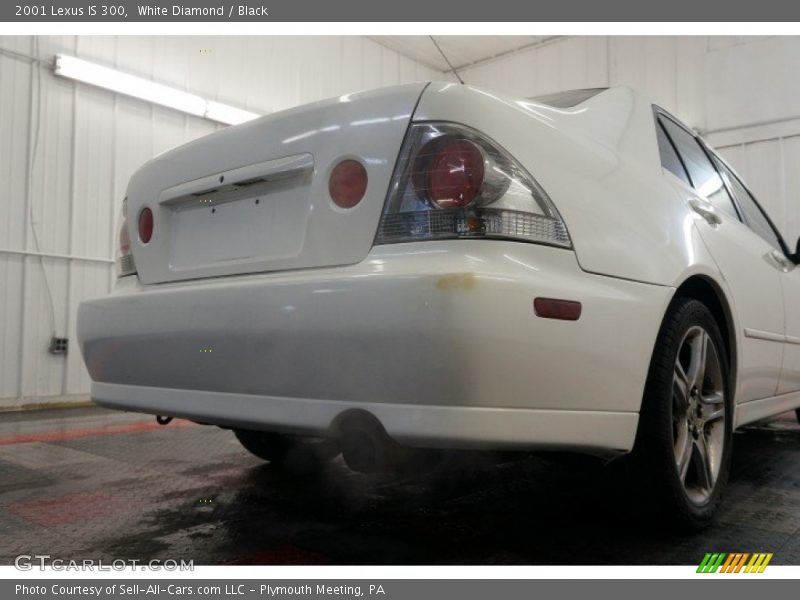 White Diamond / Black 2001 Lexus IS 300
